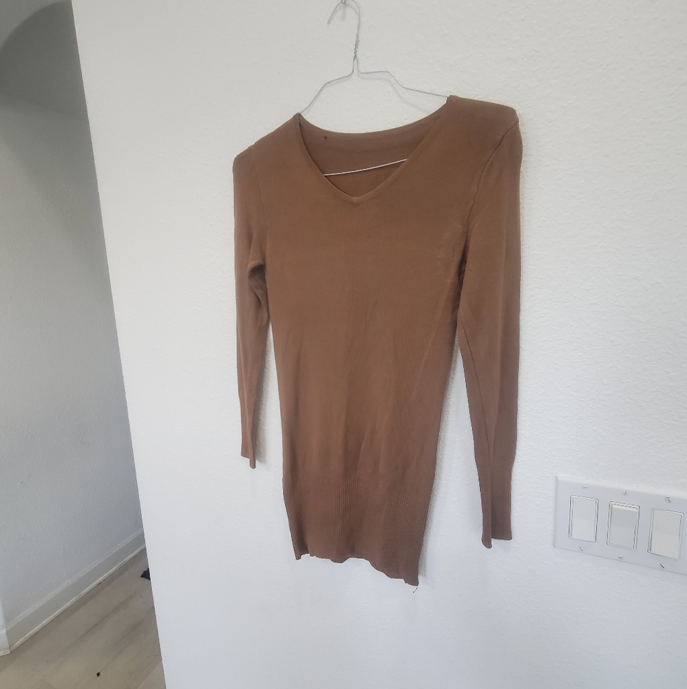 Brown. Vintage V-Neck Ribbed Long Sleeve‎ Top For Woman M Size